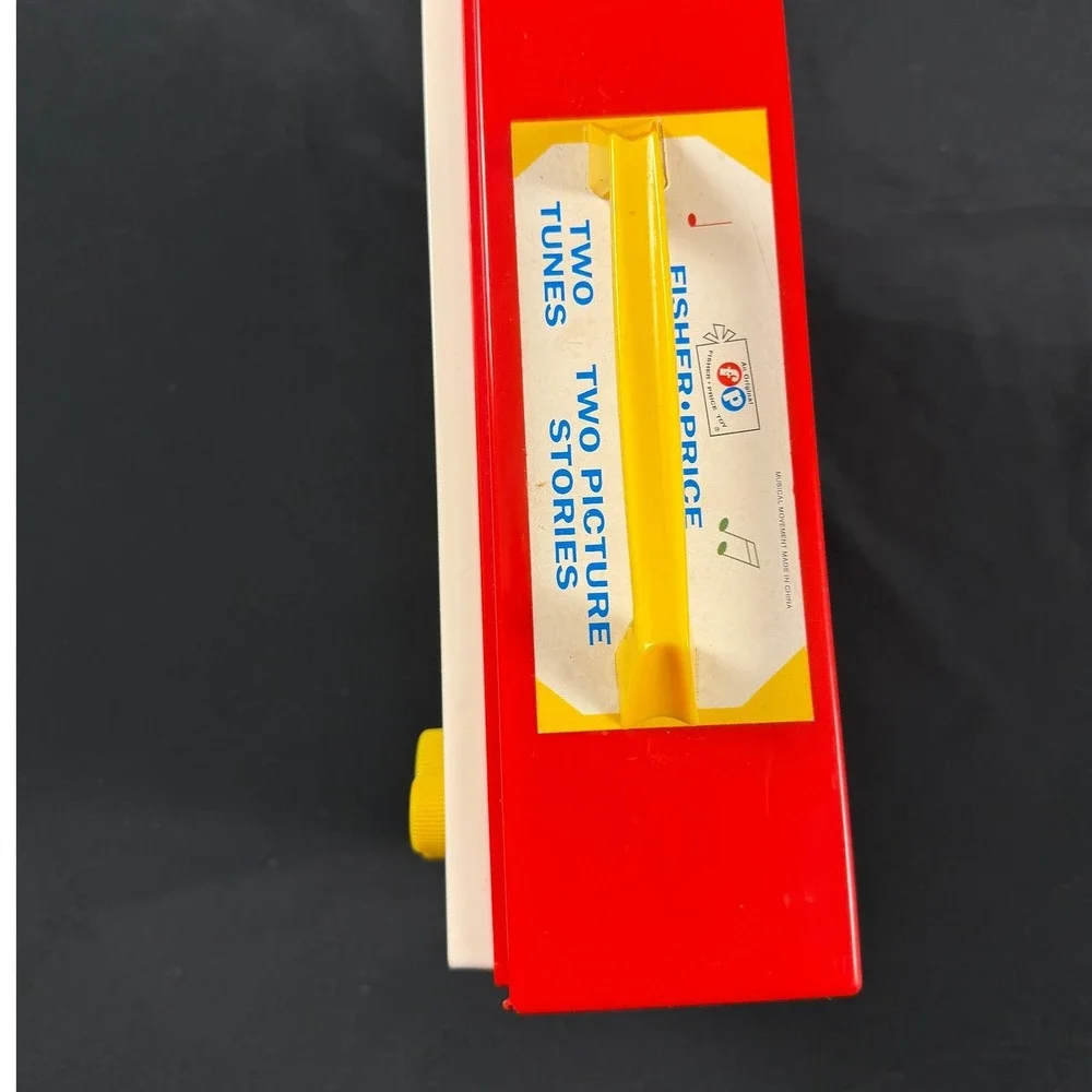 Fisher Price Two Tune TV Music Box London Bridge Row Your Boat Red Toy 2009